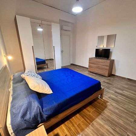 Civico 81 Apartment Napoli Bagian luar foto