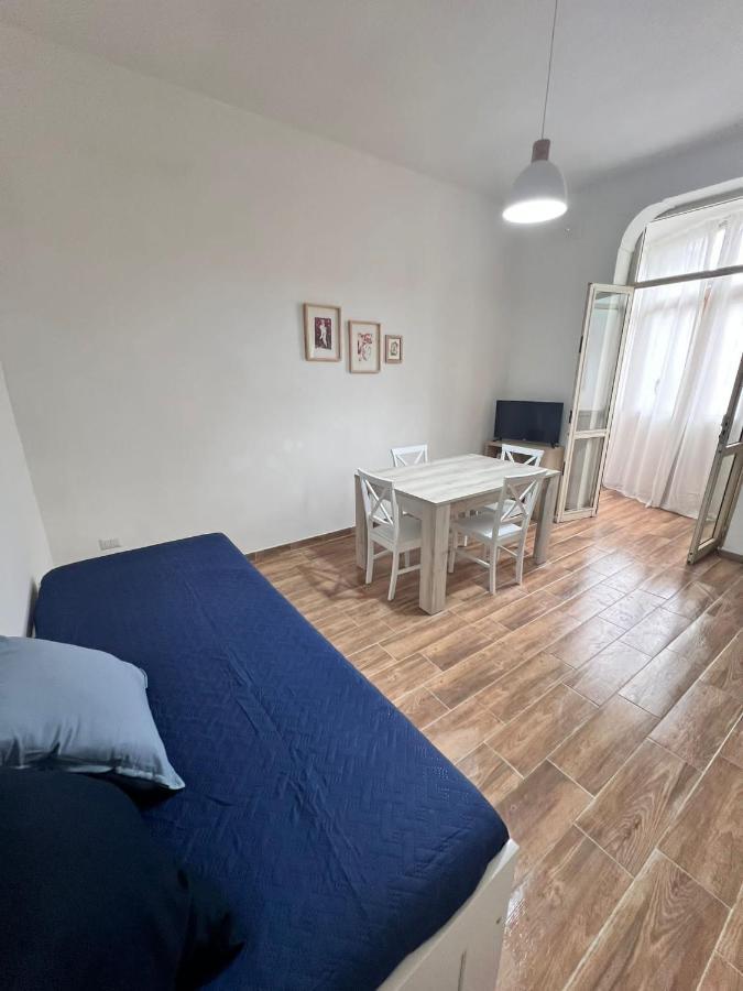 Civico 81 Apartment Napoli Bagian luar foto