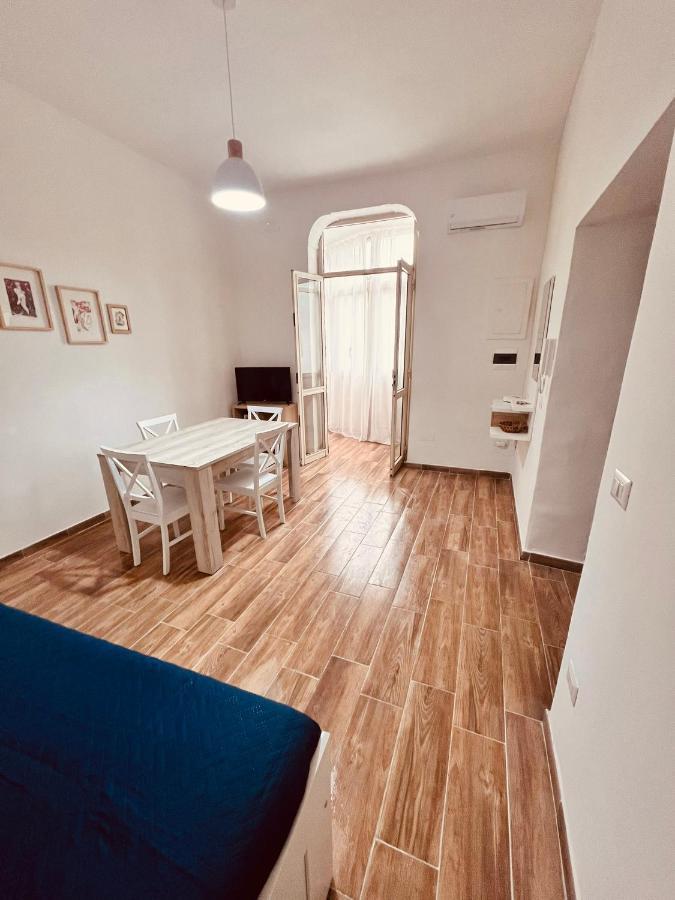 Civico 81 Apartment Napoli Bagian luar foto