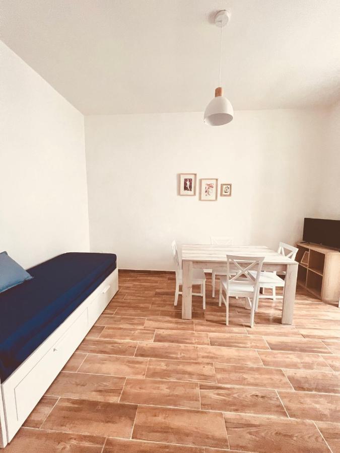 Civico 81 Apartment Napoli Bagian luar foto
